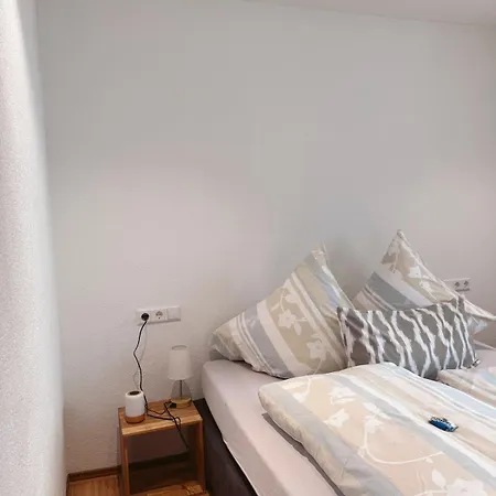 Zentrale Ferienwohnung Mit Terrasse In Der Naehe Vom Bodensee Apartment *