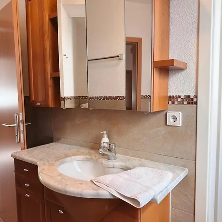 Zentrale Ferienwohnung Mit Terrasse In Der Naehe Vom Bodensee Apartment Vogt