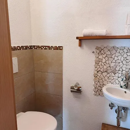 Zentrale Ferienwohnung Mit Terrasse In Der Naehe Vom Bodensee *