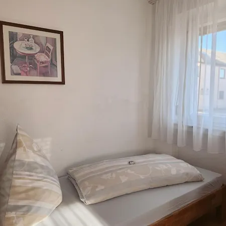 Zentrale Ferienwohnung Mit Terrasse In Der Naehe Vom Bodensee Apartment