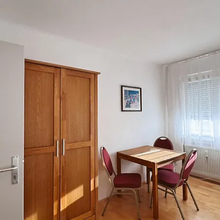 Apartment Zentrale Ferienwohnung Mit Terrasse In Der Naehe Vom Bodensee *